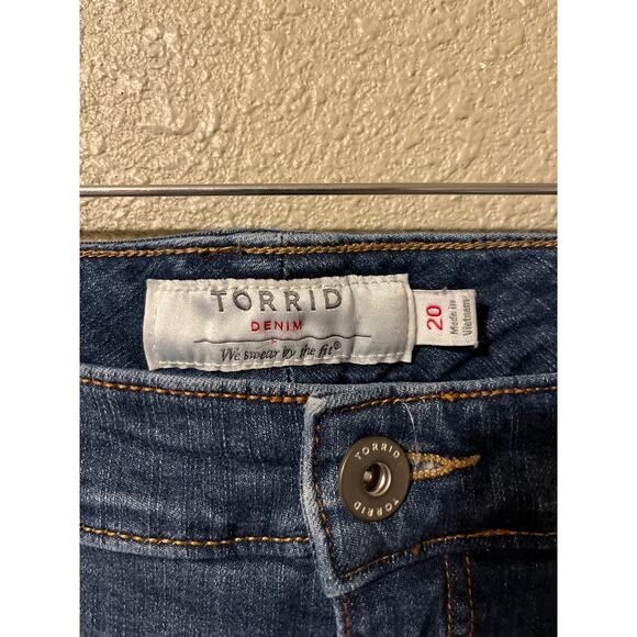Torrid denim women’s shorts size 20 - Picture 3 of 5